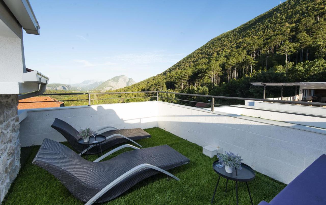 Village Property Trusa Tugare ภายนอก รูปภาพ